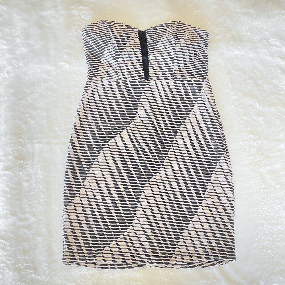 Trixxi Ribbed Strapless Mini Dress